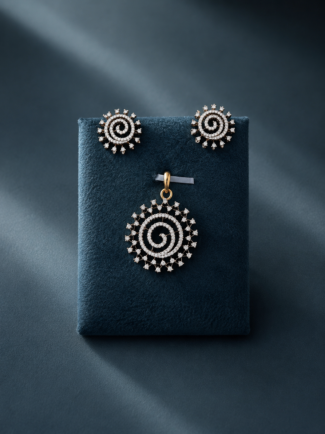 DIAMOND PENDANT