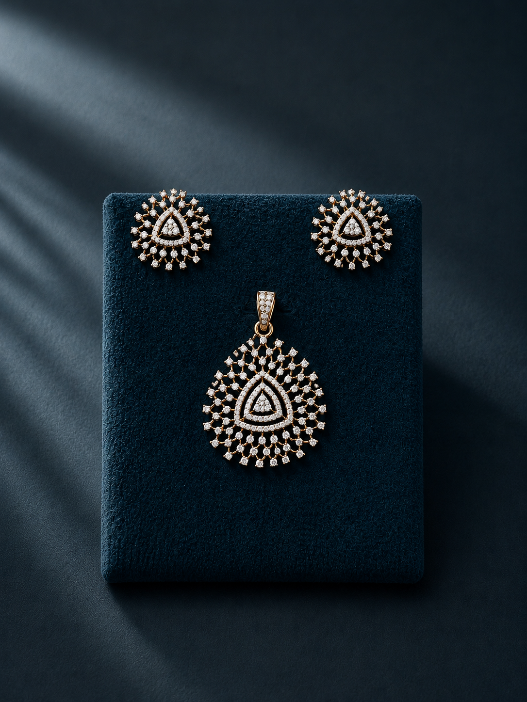 DIAMOND PENDANT