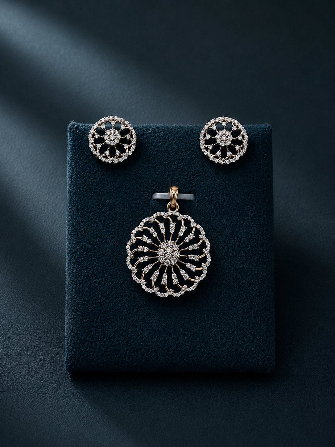 DIAMOND PENDANT