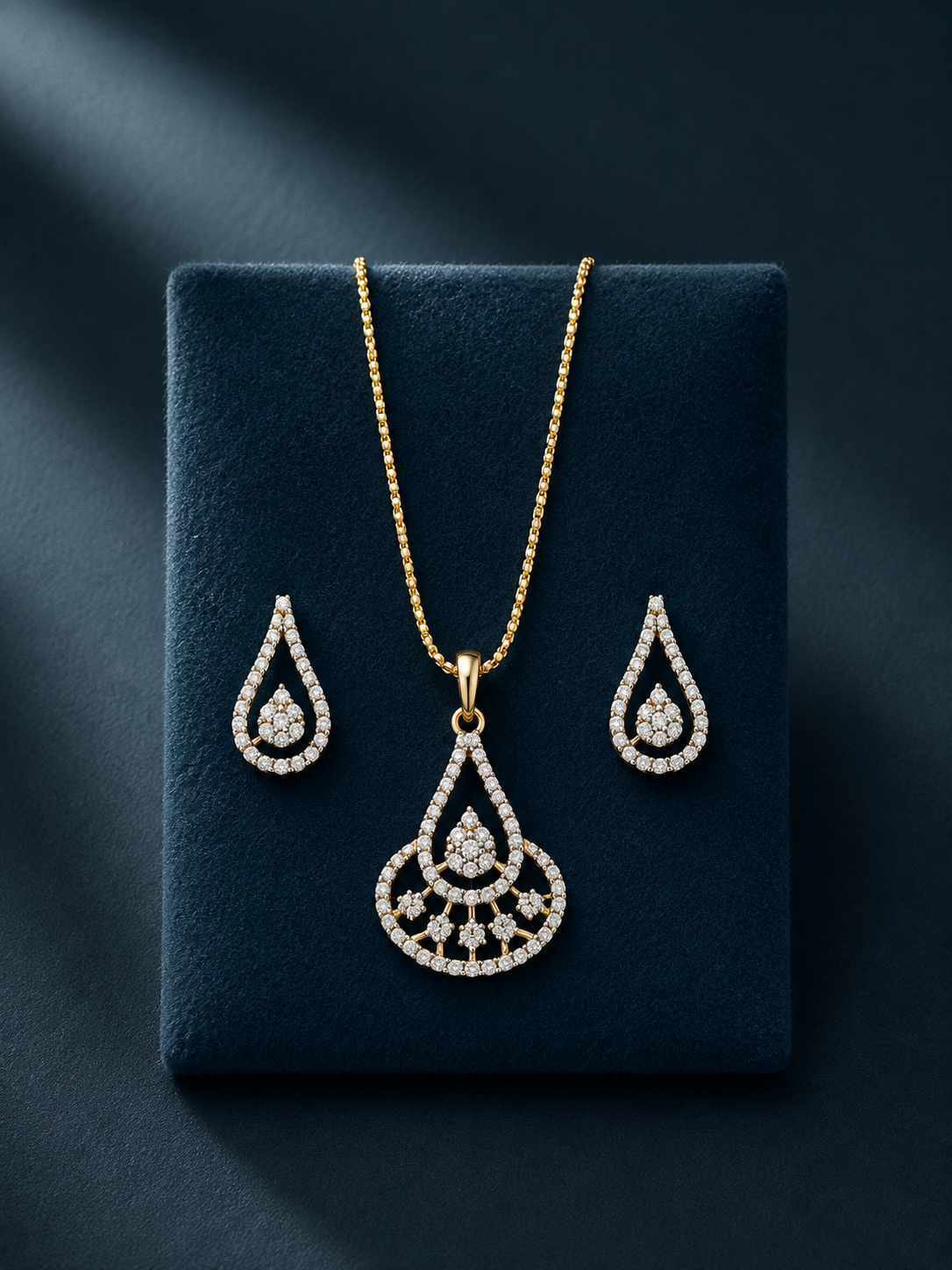 DIAMOND PENDANT