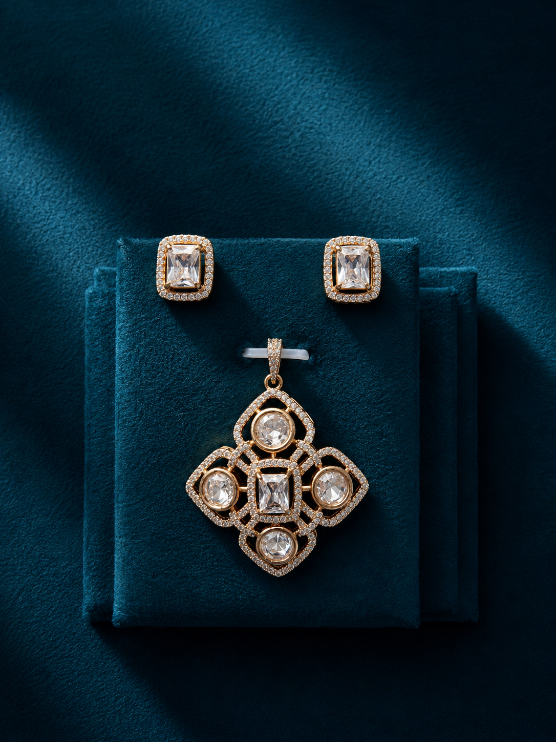 DIAMOND PENDANT